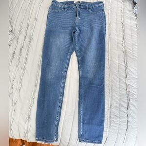 Abercrombie & Fitch Women's Light Blue Skinny Jeans